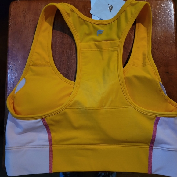 On-The-Go Medium Impact Sports Bra - Picture 6 of 8